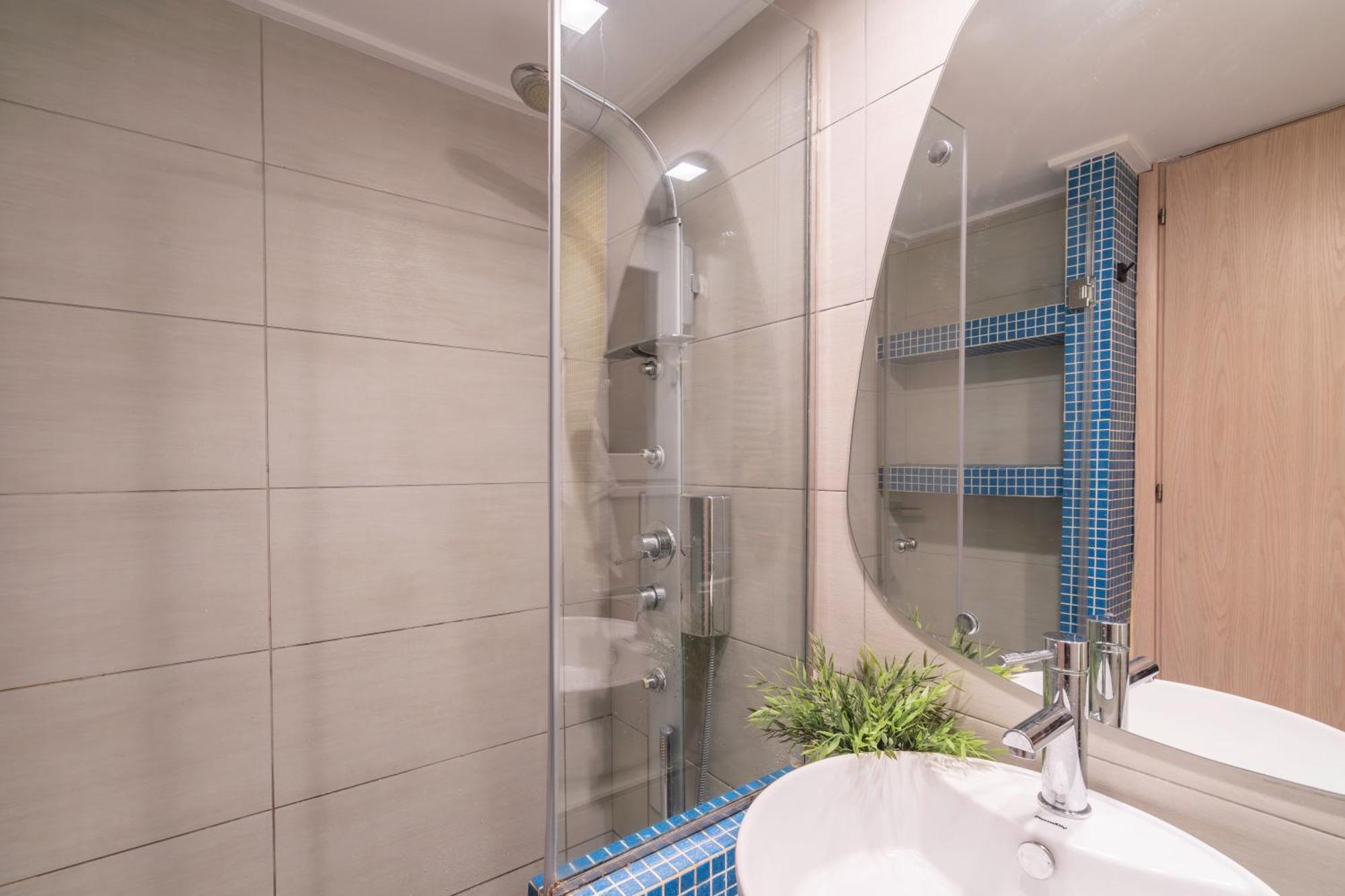 City Oasis: Newly Renovated 2Br Apt In City Center Athen Eksteriør billede