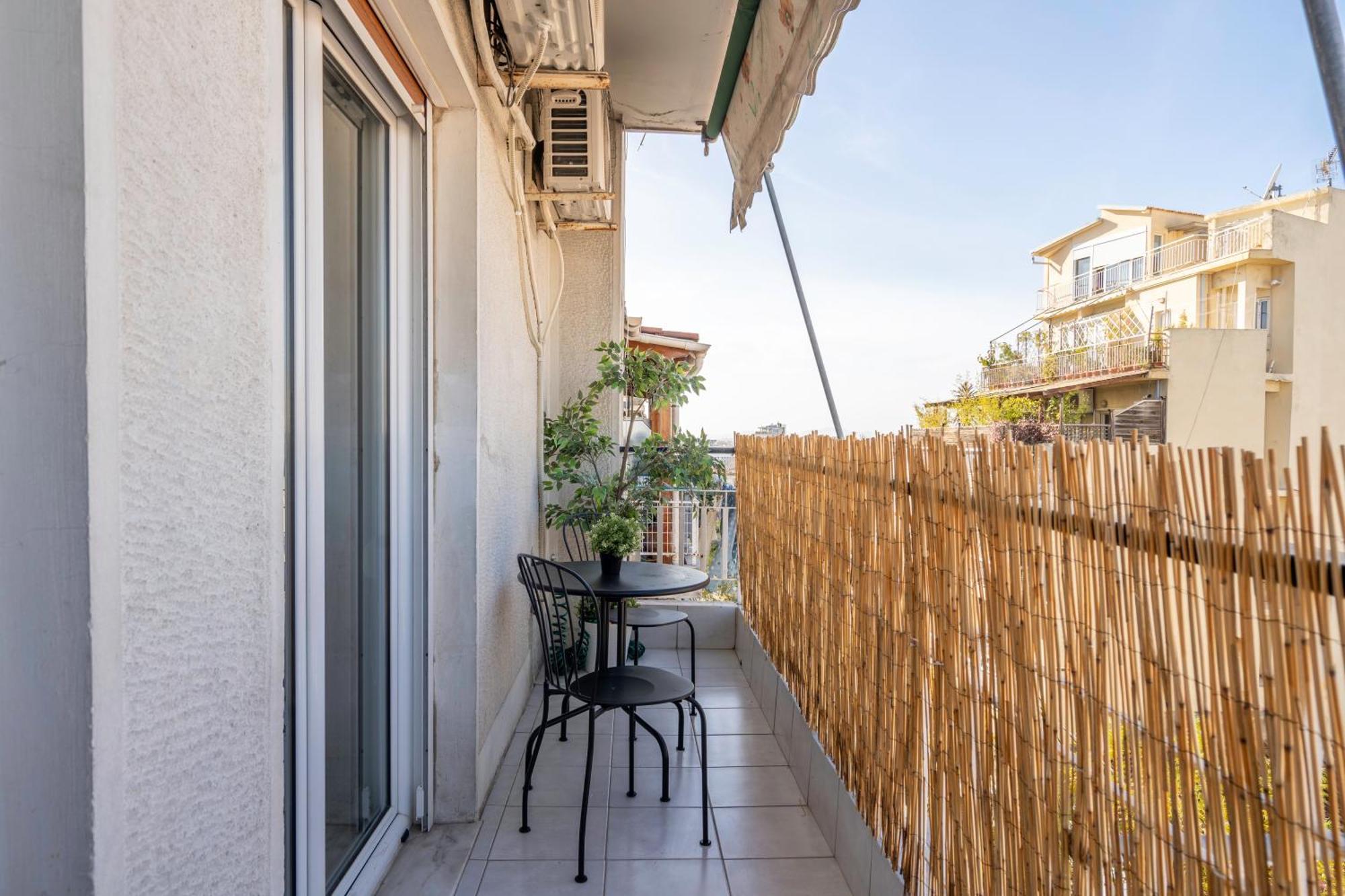 City Oasis: Newly Renovated 2Br Apt In City Center Athen Eksteriør billede